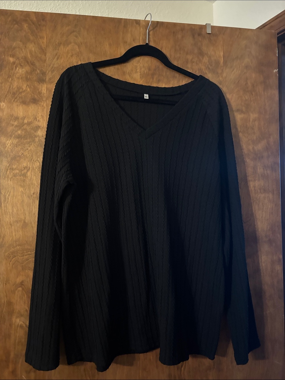 Source Unknown Black V‑Neck Ribbed Long Sleeve Top